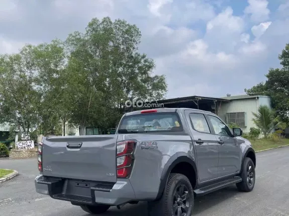 Isuzu D-Max TYPE Z 1.9 AT 4x4 2025 - 2 Cầu Số Tự Động 2025 Có Sẵn Giao Ngay