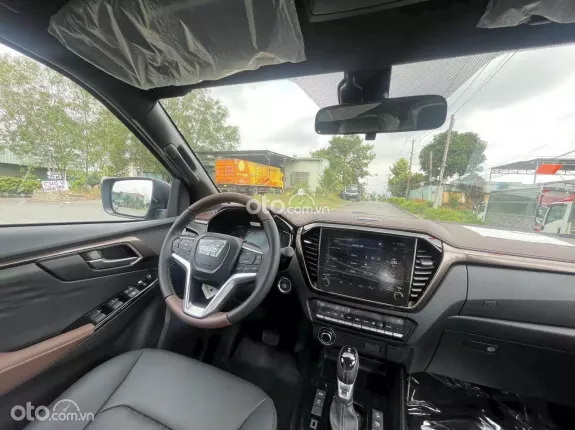 Isuzu D-Max TYPE Z 1.9 AT 4x4 2025 - 2 Cầu Số Tự Động 2025 Có Sẵn Giao Ngay