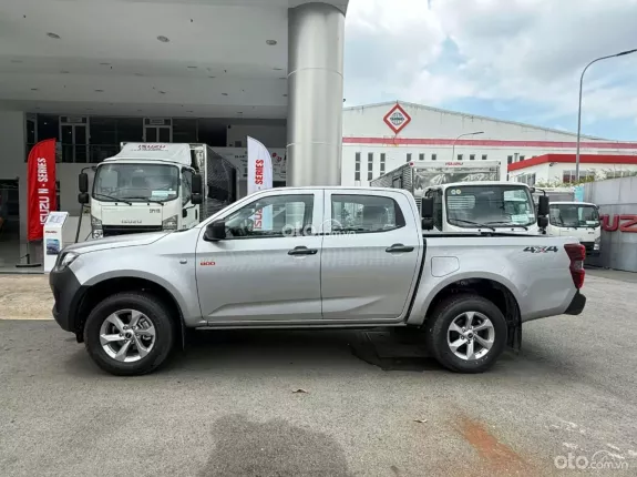 Isuzu D-Max LS 4x4 MT 2025 - 2 Cầu Số Sàn Tải 825Kg 2025 Có Sẵn Giao Ngay
