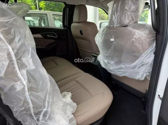 Isuzu mu-X B7 Plus 4x2 AT 2025 - MuX 1 Cầu Số Tự Động 2025 Có Sẵn Giao Ngay