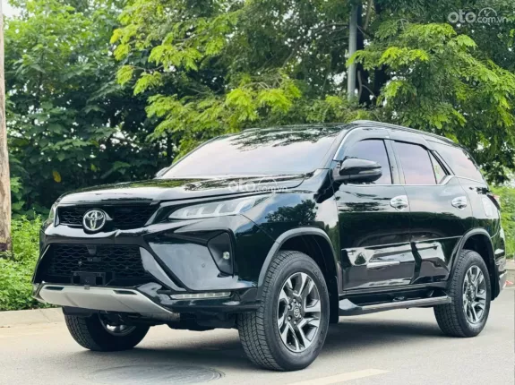 Toyota Fortuner 2.4 AT 4x2 Legender 2021 - Xe đẹp full lịch sử hãng