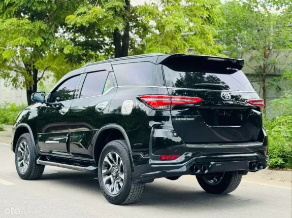 Toyota Fortuner 2.4 AT 4x2 Legender 2021 - Xe đẹp full lịch sử hãng