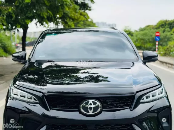 Toyota Fortuner 2.4 AT 4x2 Legender 2021 - Xe đẹp full lịch sử hãng