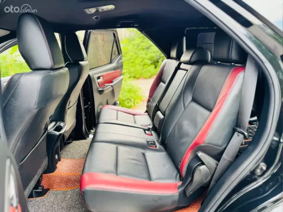 Toyota Fortuner 2.4 AT 4x2 Legender 2021 - Xe đẹp full lịch sử hãng