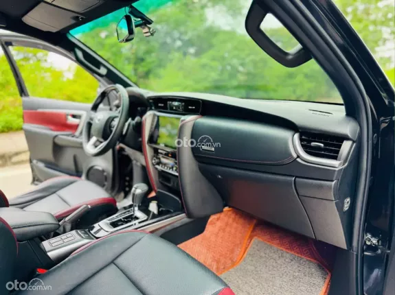Toyota Fortuner 2.4 AT 4x2 Legender 2021 - Xe đẹp full lịch sử hãng