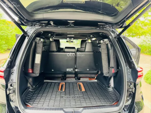 Toyota Fortuner 2.4 AT 4x2 Legender 2021 - Xe đẹp full lịch sử hãng