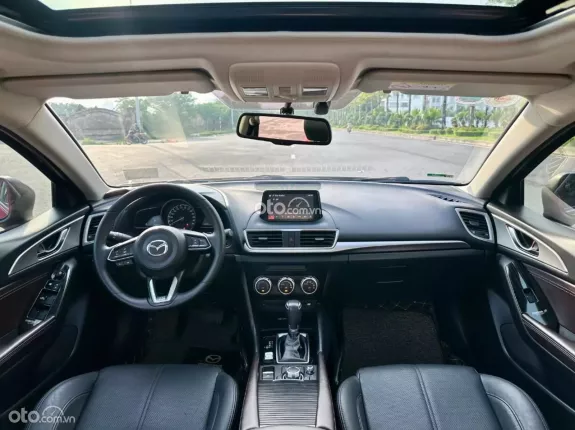 Mazda 3 1.5L Sedan 2019 - Chạy 6 vạn lốp theo xe còn rất mới