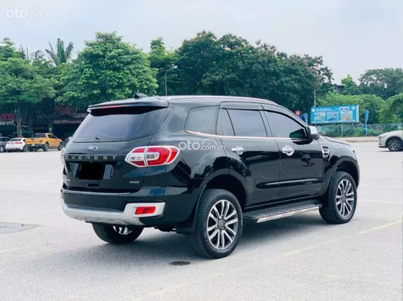 Ford Everest 2.0L ST5 10AT 4x4 Titanium 2018 - Xe đẹp, hỗ trợ mọi thủ tục