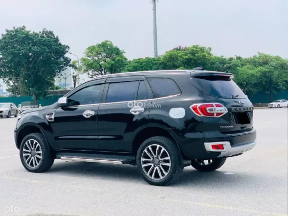 Ford Everest 2.0L ST5 10AT 4x4 Titanium 2018 - Xe đẹp, hỗ trợ mọi thủ tục