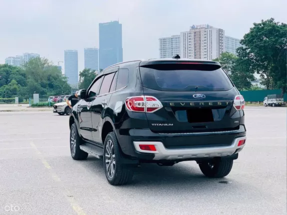 Ford Everest 2.0L ST5 10AT 4x4 Titanium 2018 - Xe đẹp, hỗ trợ mọi thủ tục