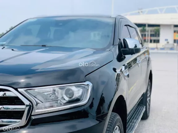 Ford Everest 2.0L ST5 10AT 4x4 Titanium 2018 - Xe đẹp, hỗ trợ mọi thủ tục