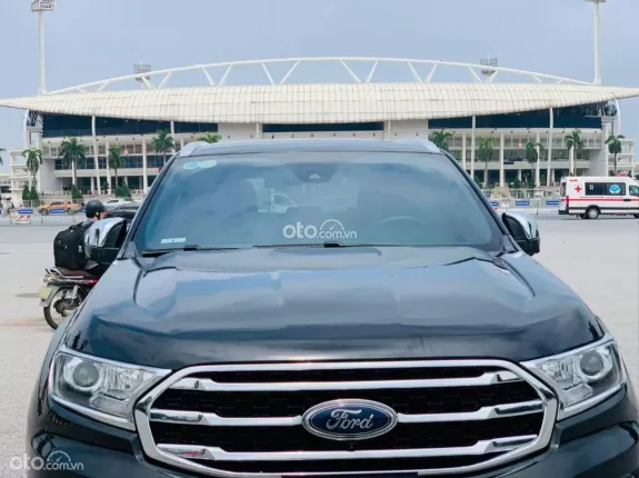 Ford Everest 2.0L ST5 10AT 4x4 Titanium 2018 - Xe đẹp, hỗ trợ mọi thủ tục