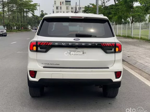 Ford Everest Titanium 2.0 AT 4x2 2023 - Xe đi ít, chữ giữ xe, chất xe còn đẹp sơn zin nguyên