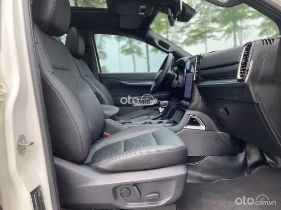 Ford Everest Titanium 2.0 AT 4x2 2023 - Xe đi ít, chữ giữ xe, chất xe còn đẹp sơn zin nguyên