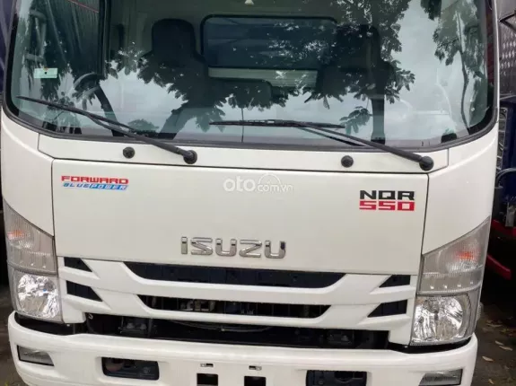 Isuzu NQR 550 2023 - Bán ISUZU NQR75ME4 thùng mui bạt, tải 5,5tấn