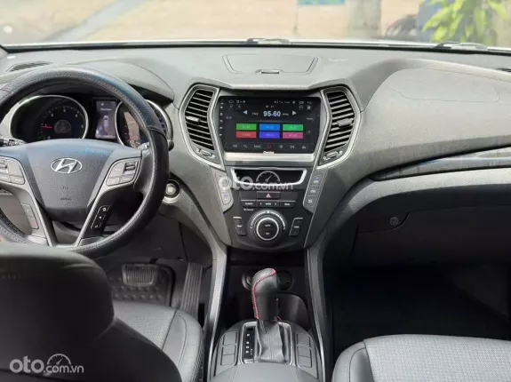 Hyundai Santa Fe 2.2L Dầu Tiêu chuẩn 2015 - ODO: 124.000