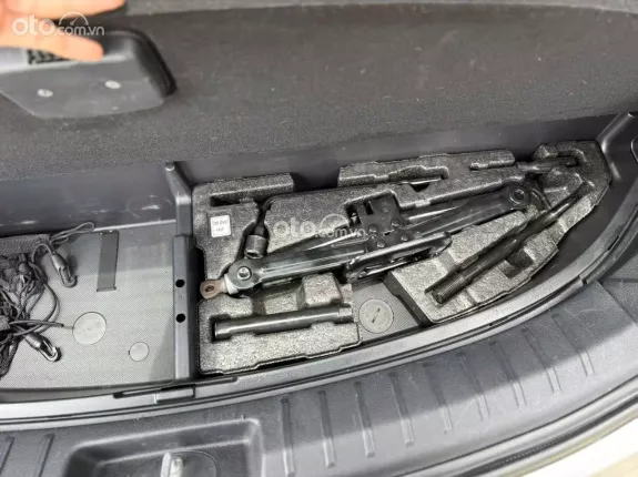 Hyundai Santa Fe 2.2L Dầu Tiêu chuẩn 2015 - ODO: 124.000