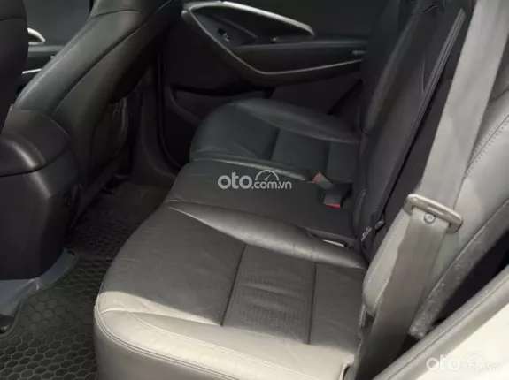 Hyundai Santa Fe 2.2L Dầu Tiêu chuẩn 2015 - ODO: 124.000