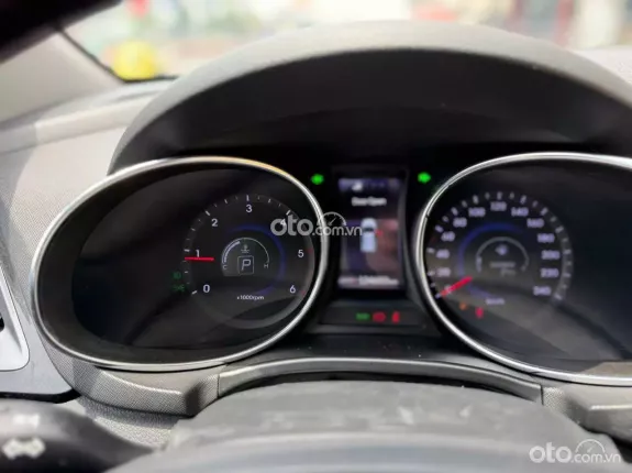 Hyundai Santa Fe 2.2L Dầu Tiêu chuẩn 2015 - ODO: 124.000