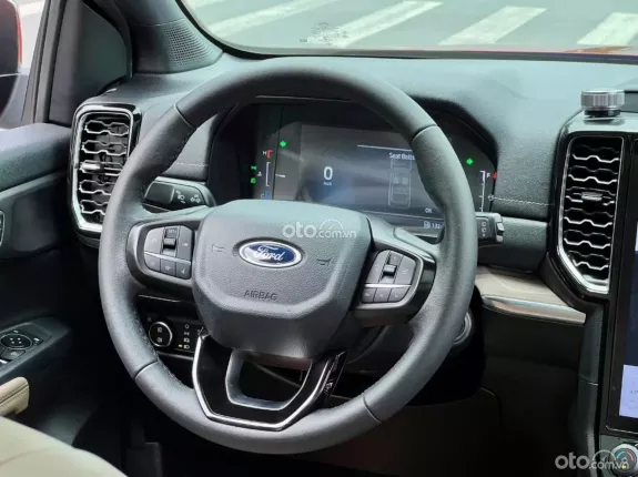 Ford Everest Titanium 2.0 AT 4x2 2022 - Giá cực hợp lý!