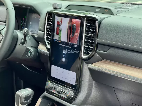 Ford Everest Titanium 2.0 AT 4x2 2022 - Giá cực hợp lý!