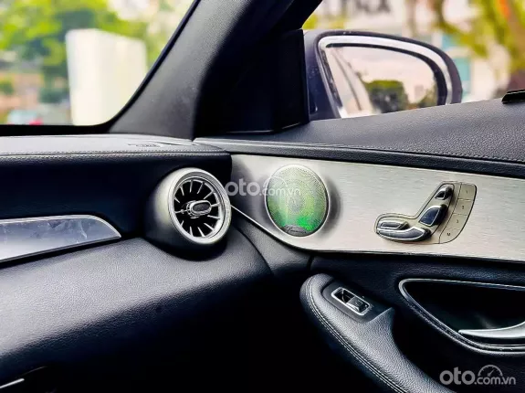 Mercedes-Benz C300 AMG 2018 - Full option – Sang trọng, thể thao, mạnh mẽ