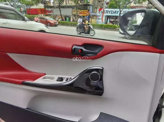 Toyota IQ 2012 - Siêu xe 02 cửa dành cho các chị các em