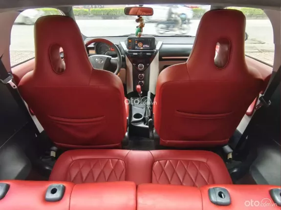 Toyota IQ 2012 - Siêu xe 02 cửa dành cho các chị các em