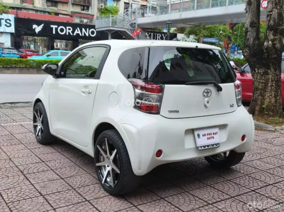 Toyota IQ 2012 - Siêu xe 02 cửa dành cho các chị các em