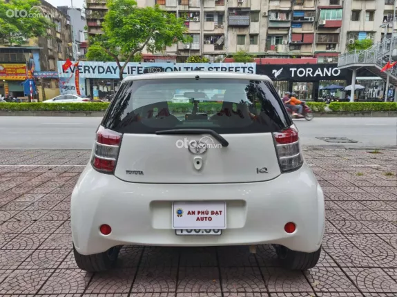 Toyota IQ 2012 - Siêu xe 02 cửa dành cho các chị các em