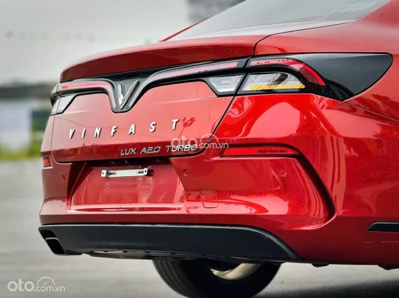 VinFast LUX A2.0 Tiêu chuẩn 2020 - Đỏ đẹp xuất sắc