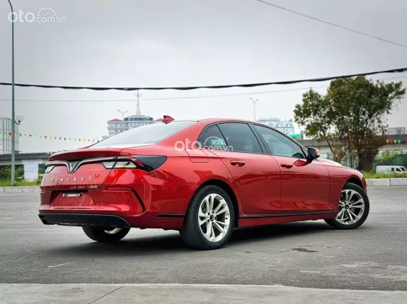 VinFast LUX A2.0 Tiêu chuẩn 2020 - Đỏ đẹp xuất sắc
