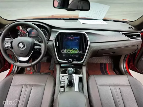 VinFast LUX A2.0 Tiêu chuẩn 2020 - Đỏ đẹp xuất sắc