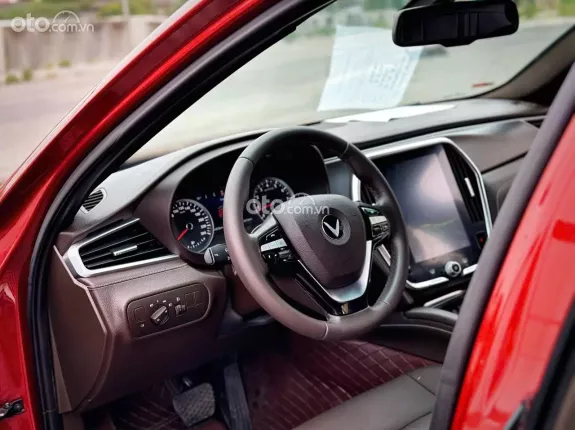 VinFast LUX A2.0 Tiêu chuẩn 2020 - Đỏ đẹp xuất sắc