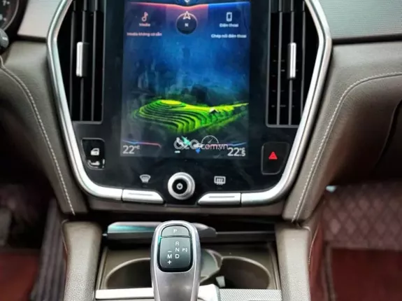 VinFast LUX A2.0 Tiêu chuẩn 2020 - Đỏ đẹp xuất sắc