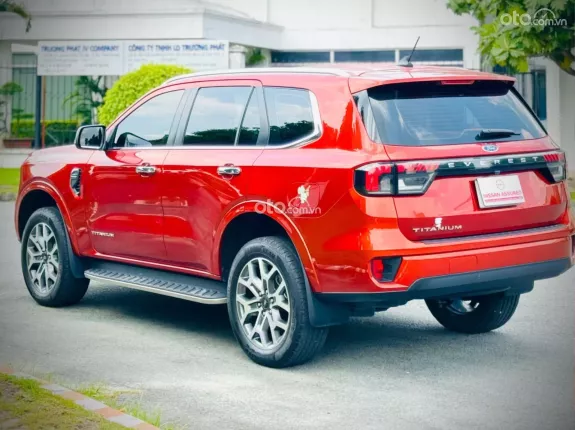 Ford Everest Titanium 2.0 AT 4x2 2022 - Xe gia đình bền bỉ, giá hợp lý