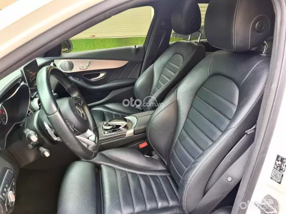Mercedes-Benz C300 AMG 2018 - TRẮNG NGỌC TRINH SIÊU ĐẸP - BAO CHUẨN