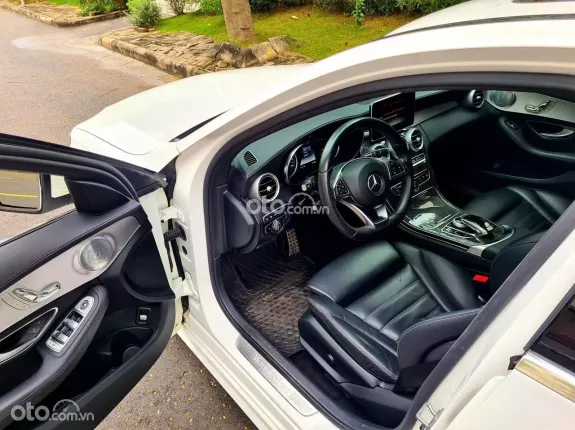 Mercedes-Benz C300 AMG 2018 - TRẮNG NGỌC TRINH SIÊU ĐẸP - BAO CHUẨN