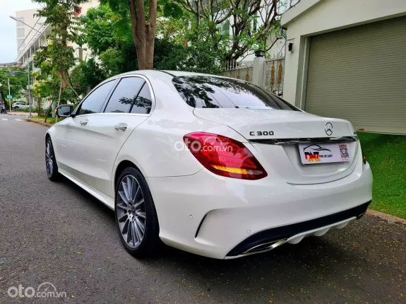 Mercedes-Benz C300 AMG 2018 - TRẮNG NGỌC TRINH SIÊU ĐẸP - BAO CHUẨN