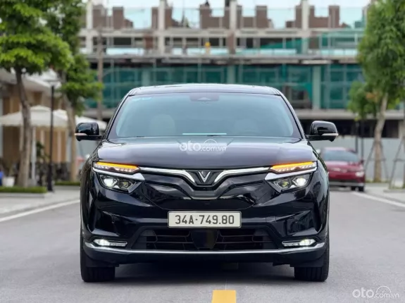 VinFast VF8 Plus 2021 - Xe đẹp, miễn phí sạc tới 2027