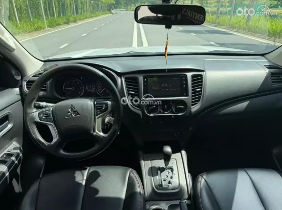 Mitsubishi Triton 4×4 AT MIVEC 2021 - Xe đẹp bản 2 cầu, chủ giữ gìn