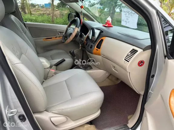 Toyota Innova 2.0G 2010 - Xe gia đình không taxi dịch vụ