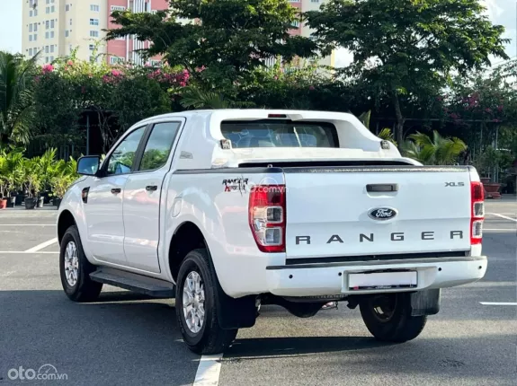 Ford Ranger XLS 2.2 4x2 AT 2016 - XE HOT CÓ SẴN GIAO NGAY!!