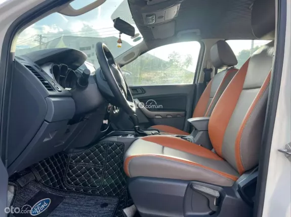 Ford Ranger XLS 2.2 4x2 AT 2016 - XE HOT CÓ SẴN GIAO NGAY!!