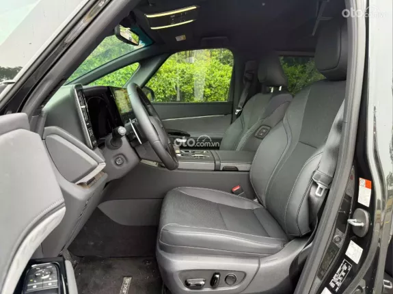 Lexus LM500h 6 ghế 2025 - Lexus LM500h 6 ghế 2025 siêu lướt