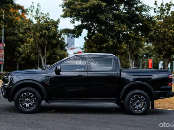 Ford Ranger Wildtrak 2.0l bi-turbo 4x4 10 AT 2022 - Xe lướt đẹp như mới với nhiều tính năng hiện đại