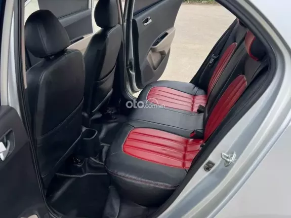 Hyundai Grand i10 Sedan 1.2 MT 2018 - Huyndai Grand i10 sedan 1.2 MT bản đủ đời 2018. Xe đại chất, không lỗi nhỏ. Máy, số, keo chỉ, thân vỏ