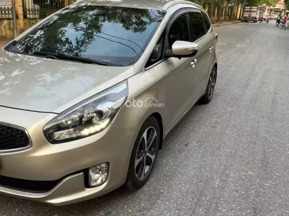 Kia Rondo 1.7 DAT 2015 - Số tự động 7 chỗ SUV. Xe đại chất, máy số keo chỉ zin hết. Đồ chơi có màn hình, camer