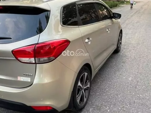Kia Rondo 1.7 DAT 2015 - Số tự động 7 chỗ SUV. Xe đại chất, máy số keo chỉ zin hết. Đồ chơi có màn hình, camer