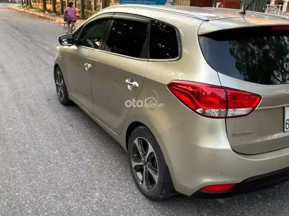 Kia Rondo 1.7 DAT 2015 - Số tự động 7 chỗ SUV. Xe đại chất, máy số keo chỉ zin hết. Đồ chơi có màn hình, camer